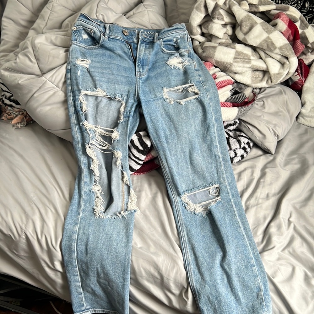 American eagle Jeans size 2 high rise 90’s boyfriend jeans
